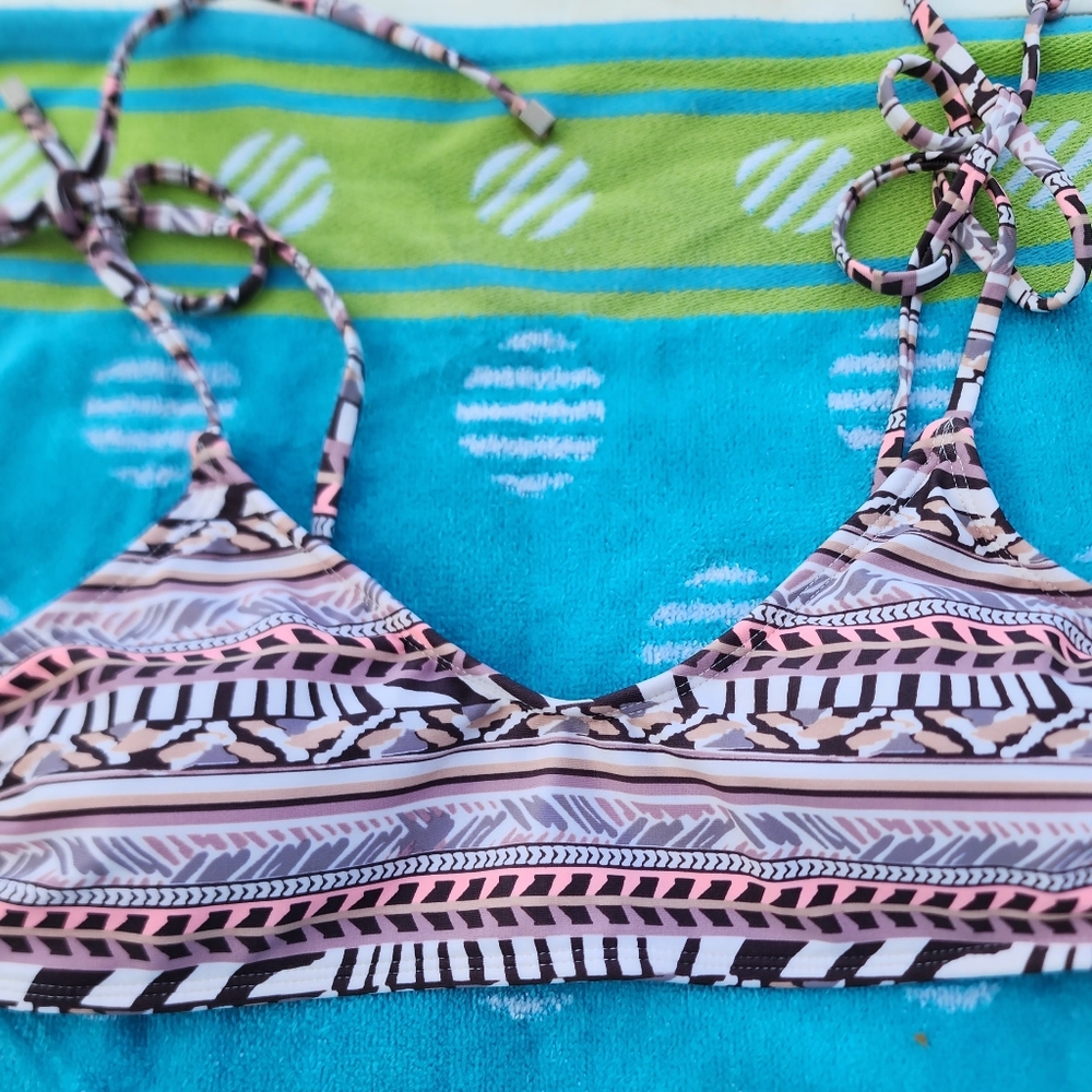 Swimwear bikini top